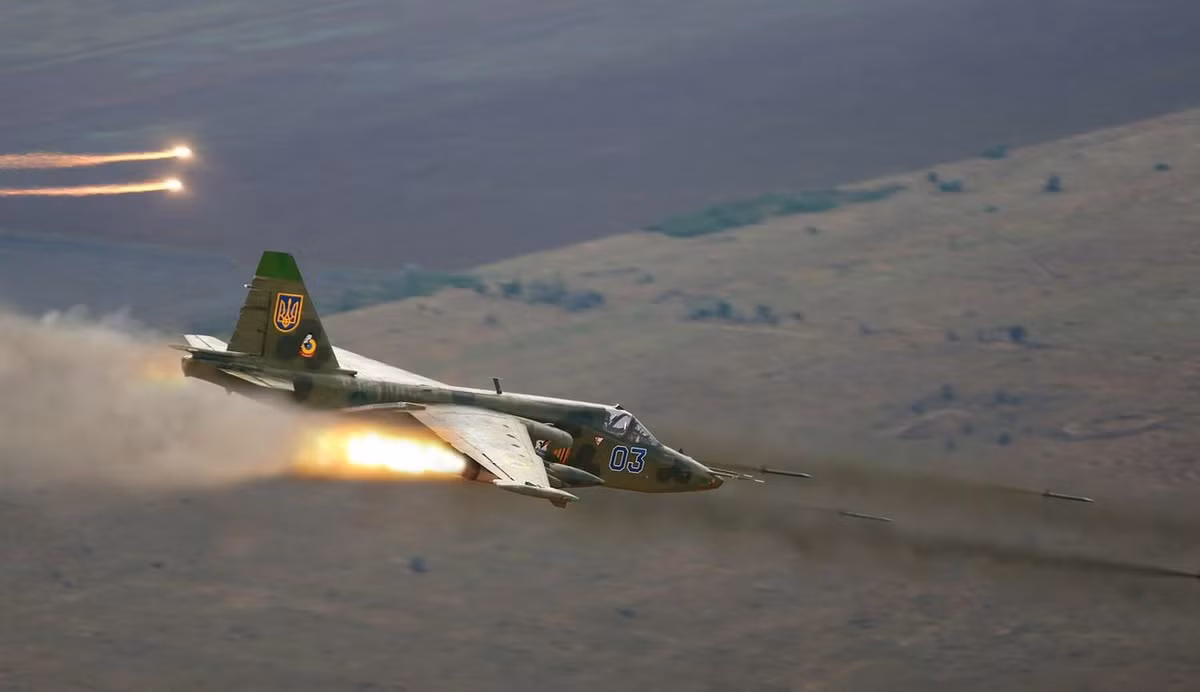 Giới phân tích cho rằng, việc Su-25 có thể tiếp cận và tấn công Hạm đội Biển Đen là việc vô cùng khó khăn, trong bối cảnh lực lượng phòng không trên hạm của Nga đang rất mạnh.