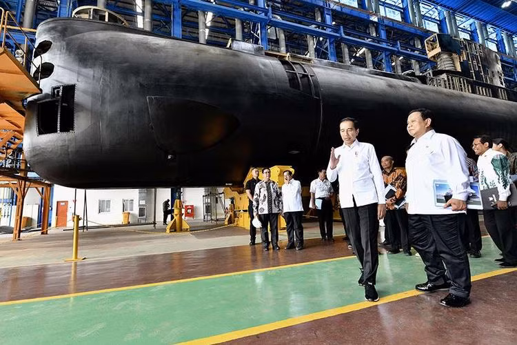 Đây là loại ngư lôi hiện đại do Italia sản xuất từ năm 2004, ngư lôi có chiều dài 6,3 mét, tầm bắn tối đa lên tới 50 km, được trang bị đầu đạn nổ mạnh, đủ sức nhấn chìm hộ vệ hạm của đối phương chỉ bằng một phát bắn duy nhất.