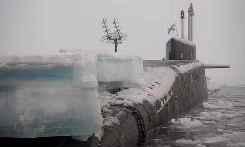 Chúng thường chỉ di chuyển trên mặt nước khi trở về cảng, khiến sự xuất hiện ở những khu vực tác chiến được coi là thông điệp gửi đến các đối thủ.