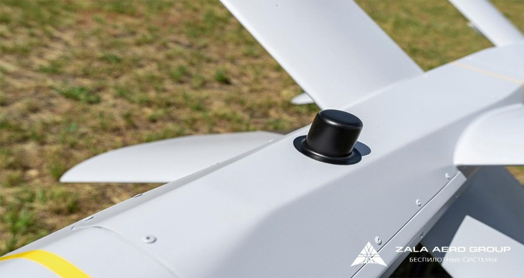 Ngoài máy bay không người lái cảm tử, những thiết bị phát sóng vi ba, pháo tự động, hay tổ hợp laser chiến đấu cũng có thể được sử dụng chống lại UAV loại này.