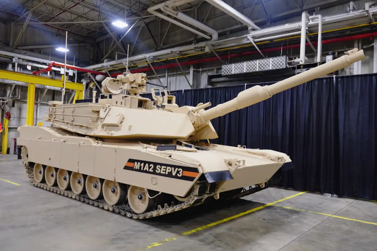 Truyền thông Ba Lan vừa cho đăng tải bài viết, nhấn mạnh phát biểu của Bộ trưởng Quốc phòng nước này. Theo đó, ông Mariusz Blaszczak khẳng định rằng, các xe tăng M1A2 SEPv3 của Mỹ, sẽ đủ sức nghiền nát T-14 Armata của Nga.