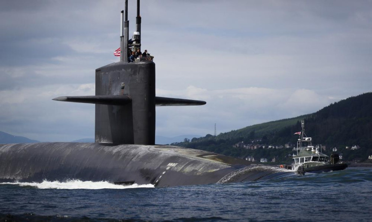 Hệ thống điện tử trên tàu rất hiện đại bao gồm radar trinh sát thủy siêu âm AN/BQQ-6 có khả năng hoạt động rất tốt ở chế độ thụ động – thu các tín hiệu thủy siêu âm.