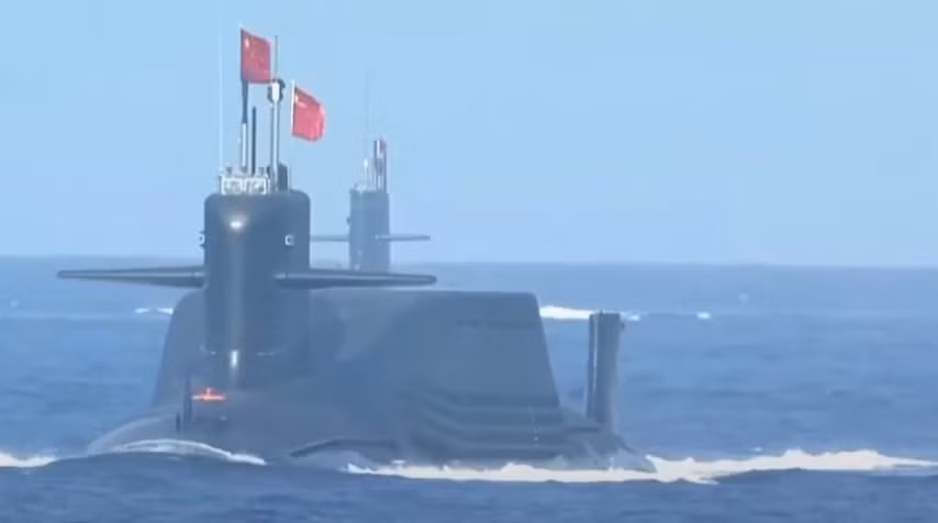 Tau ngam hat nhan Trung Quoc di noi bat thuong qua eo bien Dai Loan