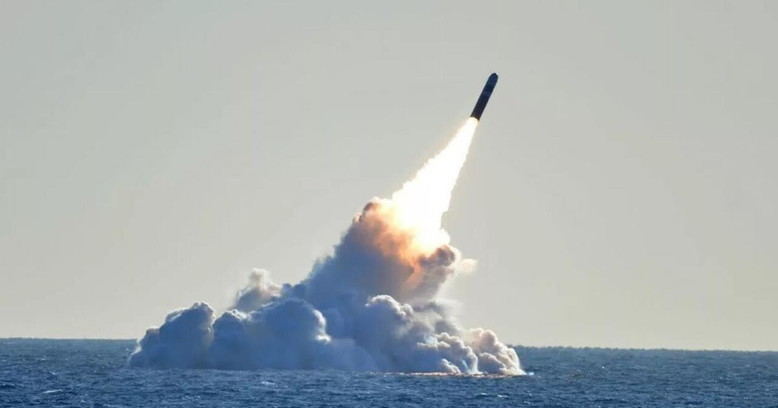 Tên lửa đạn đạo hạt nhân JL-3 trang bị cho tàu ngầm hạt nhân chiến lược đực cho là có tầm bắn hơn 10.000 km với sức công phá khủng khiếp.