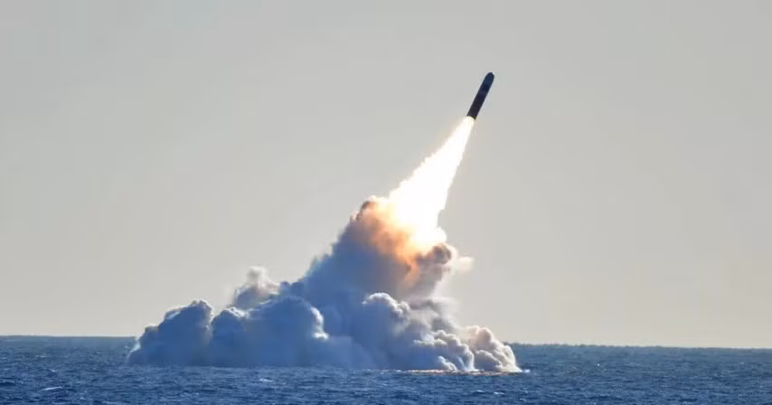 Tên lửa đạn đạo hạt nhân JL-3 trang bị cho tàu ngầm hạt nhân chiến lược đực cho là có tầm bắn hơn 10.000 km với sức công phá khủng khiếp.