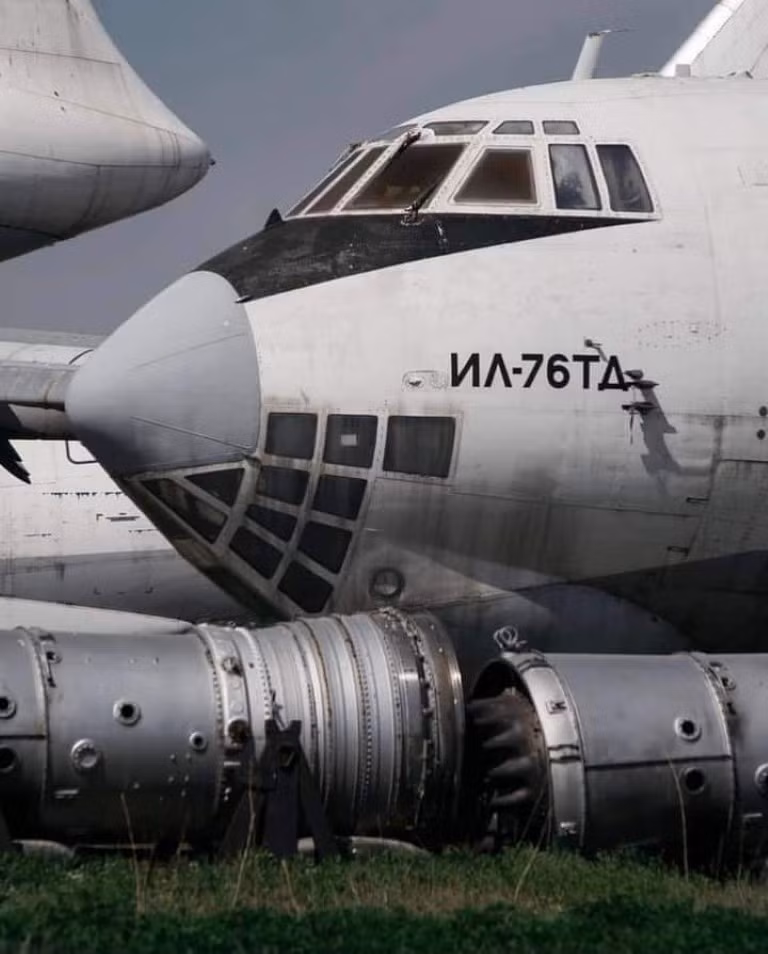 Sau khi cuộc chiến tranh ở Afghanistan chính thức kết thúc, Liên Xô cũng bắt đầu chỉnh đốn lại quân đội, giảm thiểu quân số của các lực lượng đòi hỏi chi phí vận hành cao - trong đó có lực lượng không quân vận tải.