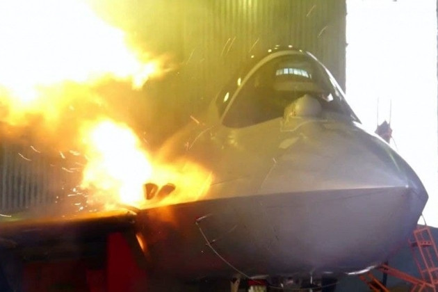 Vị trí đặt khẩu pháo chính của tiêm kích thế hệ năm Su-57 nằm ở bên hông phải của phi cơ, đây là khẩu pháo tự động 30mm GSh-30-1.