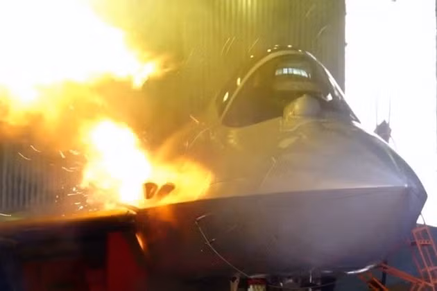 Vị trí đặt khẩu pháo chính của tiêm kích thế hệ năm Su-57 nằm ở bên hông phải của phi cơ, đây là khẩu pháo tự động 30mm GSh-30-1.