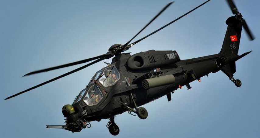 Về hệ thống điện tử, trực thăng T-129 được trang bị tổ hợp ngắm quang – điện dùng để trinh sát, dẫn đường tên lửa đặt ngay trước mũi, một số biến thể còn có radar trên nóc rotor.