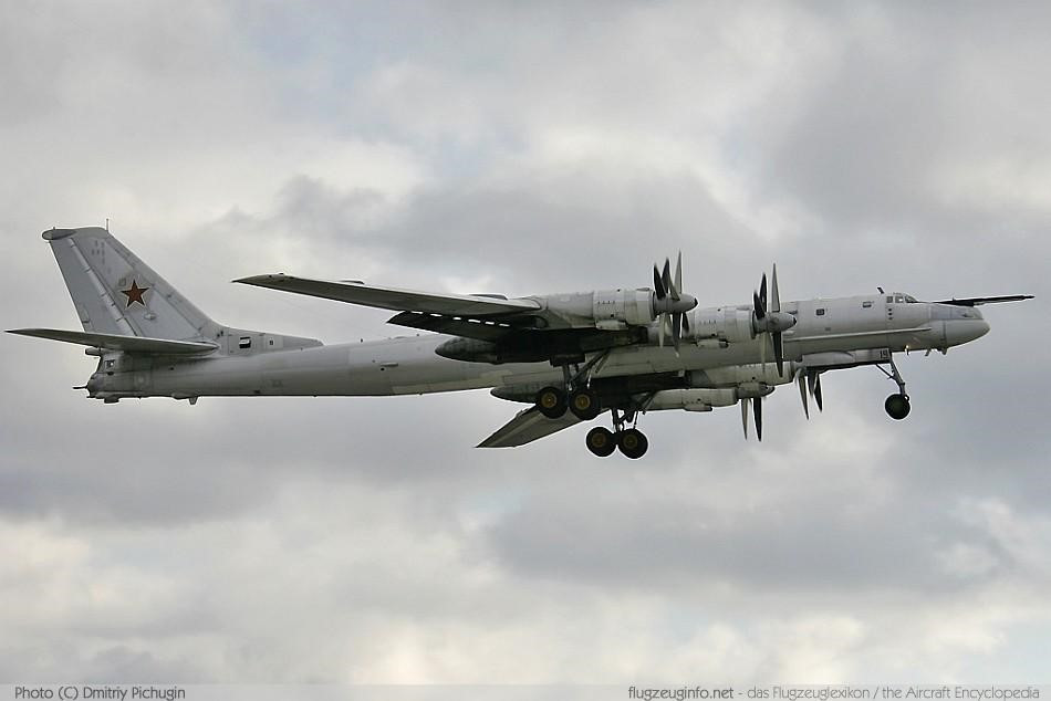 Tu-95 Bear không phải là phương tiện vô hình, nhưng Quân đội Nga đã biến nhược điểm này thành một ưu điểm: "Thận trọng không tỏ ra cần thiết đối với một số nhiệm vụ, mà còn đi ngược lại với mục đích của họ", ông Roblin kết luận.