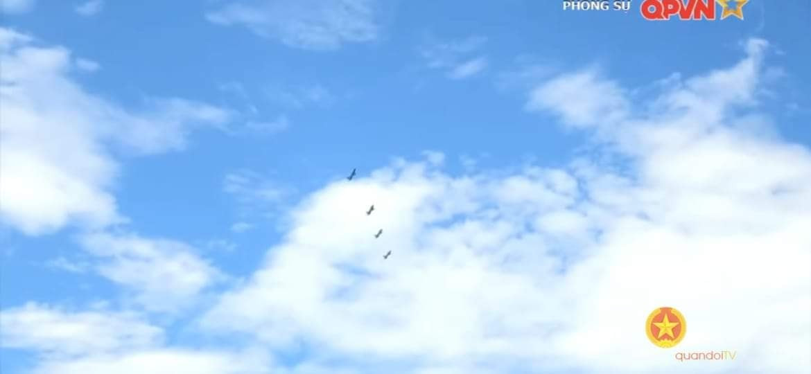 Thông thường, một biên đội chiến đấu của Không quân Việt Nam sẽ chỉ bay theo cặp với hai chiếc.