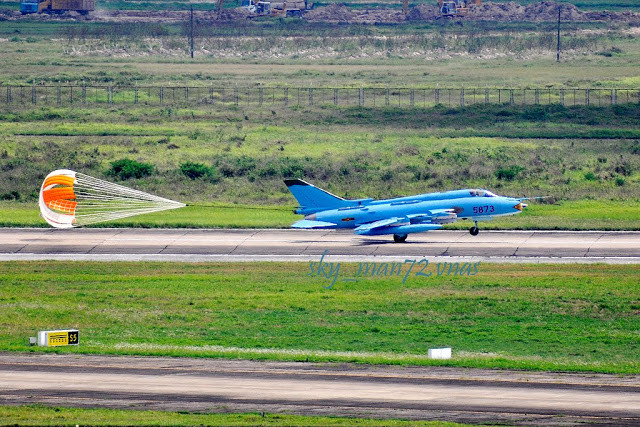 Loại pháo tự động sử dụng trên chiếc máy bay này có cỡ nòng 30mm - đủ để đục thủng các loại thiết giáp nhẹ của đối phương.