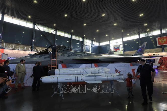 Một số thông tin cho rằng chiến đấu cơ Su-57 hiện đại hóa sẽ nhận được một buồng lái cải tiến với các thiết bị điện tử hàng không hiện đại nhất. Ngoài ra máy bay còn được tích hợp động cơ thế hệ mới ưu việt hơn.