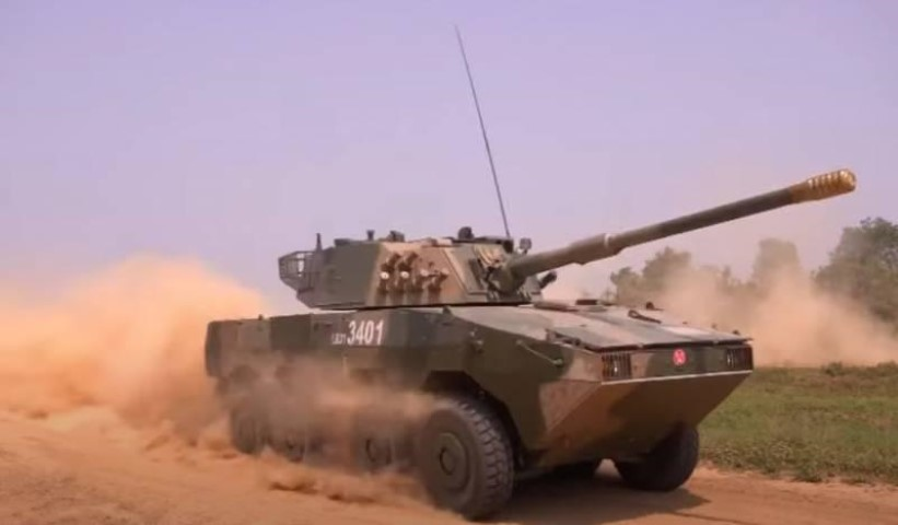 Trên thực tế, ZTL-11 cũng có thể được xếp vào loại xe tăng hạng nhẹ với khung gầm bánh lốp, nó sử dụng hệ dẫn động theo sơ đồ 8 bánh chủ động (8x8), mang lại sức cơ động rất cao.