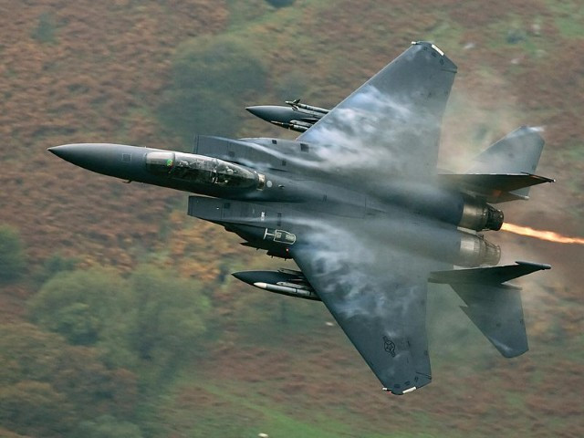 Các tiêm kích F-15 Eagle và F-15E Strike Eagle tới nay vẫn giữ kỷ lục vô tiền khoáng hậu - là chiến đấu cơ duy nhất có thành tích bắn hạ trên 100 máy bay địch mà chưa từng bị đối phương bắn hạ trong giao tranh.