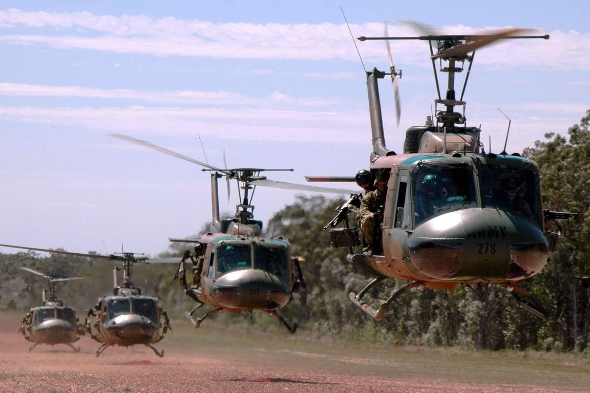 Ngày 16/9/1966, chiếc trực thăng UH-1 Iroquois lần đầu tiên được đưa vào thực chiến, với việc xuất hiện trên chiến trường Việt Nam - cuộc chiến đầu tiên nơi loại trực thăng này được thử lửa.