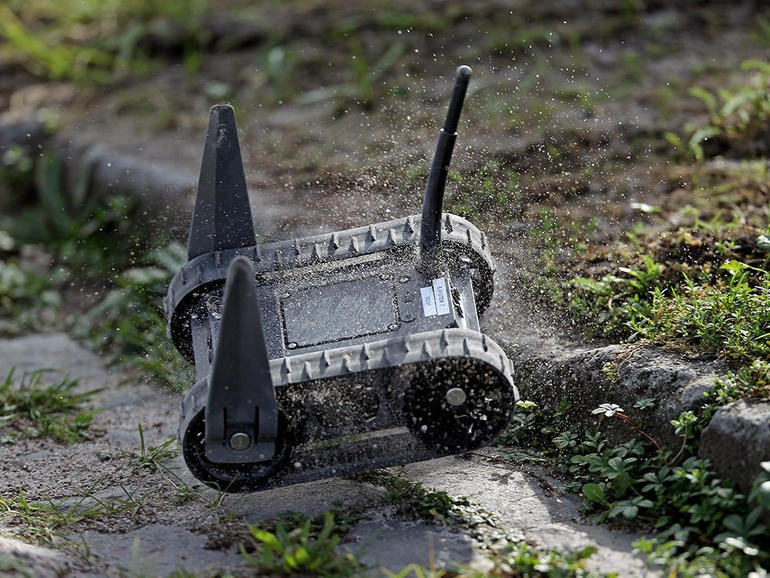 Hiện tại, Flir FirstLook vẫn chỉ được sử dụng ở quy mô nhỏ, tuy nhiên không loại trừ khả năng, trong tương lai loại robot này có thể được sử dụng rộng rãi, trong lĩnh vực quân sự và cả trong dân sự.