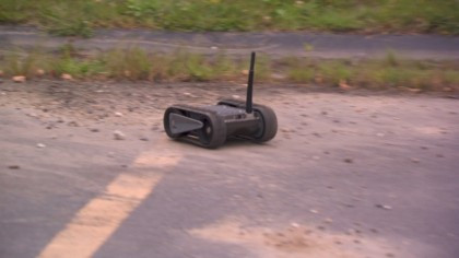 Kiểu "vũ khí cảm tử" này thời gian gần đây đang rất được phổ biến, nhất là khi các loại phương tiện điều khiển từ xa ngày càng có giá thành rẻ, và phổ biến rộng rãi.