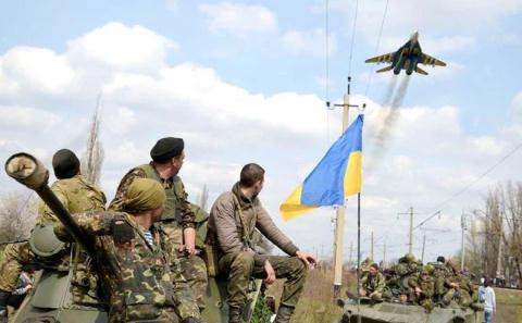 Trong khi đó, nhiều học giả lại cho rằng bản thân Moscow chỉ muốn Donetsk và Luhansk là hai quốc gia độc lập đặt dưới sự bảo trợ của Moscow. Khi này, biên giới phía Đông của Nga sẽ có một "vùng đệm" an toàn, tách biệt khỏi NATO. Nguồn ảnh: Pinterest.