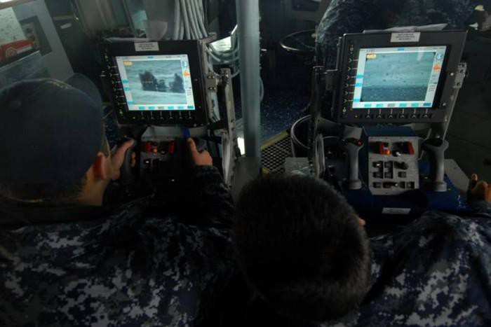 Mỗi chiến hạm Mỹ thường bố trí từ 2 đến bốn hệ thống pháo hạm Mk38. Hệ thống vũ khí này thường được bố trí ở bên hông hoặc phía sau chiến hạm.