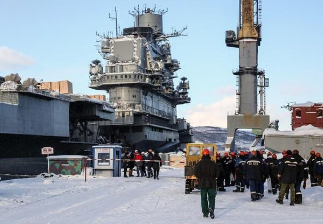 Chưa dừng lại đó, vụ cháy xảy ra trong quá trình hàn cũng dẫn tới việc phải thay thế nhiều bộ phận trong khoang cũng như trên sàn cất hạ cánh, khiến mốc thời gian kỳ vọng để Đô đốc Kuznetsov quay lại hạm đội trong năm 2022 bị đặt dấu hỏi lớn.