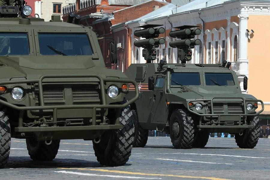 Mới đây, hình ảnh được chia sẻ trên mạng xã hội Twitter hôm 24-1 cho thấy xác tên lửa có dòng chữ "9M133FM-3" chưa phát nổ được tìm thấy ở thung lũng Al Ghab thuộc tỉnh Hama, miền tây Syria.