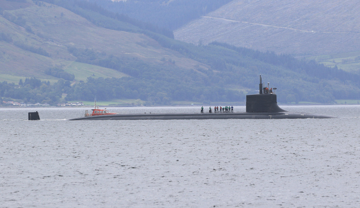 Thép HY-100 cũng cứng hơn 20% so với thép HY-80 được sử dụng ở lớp Los Angeles. Kết quả là, Sói biển có khả năng lặn sâu tới 600 m và độ sâu “tới hạn” là 900 m.