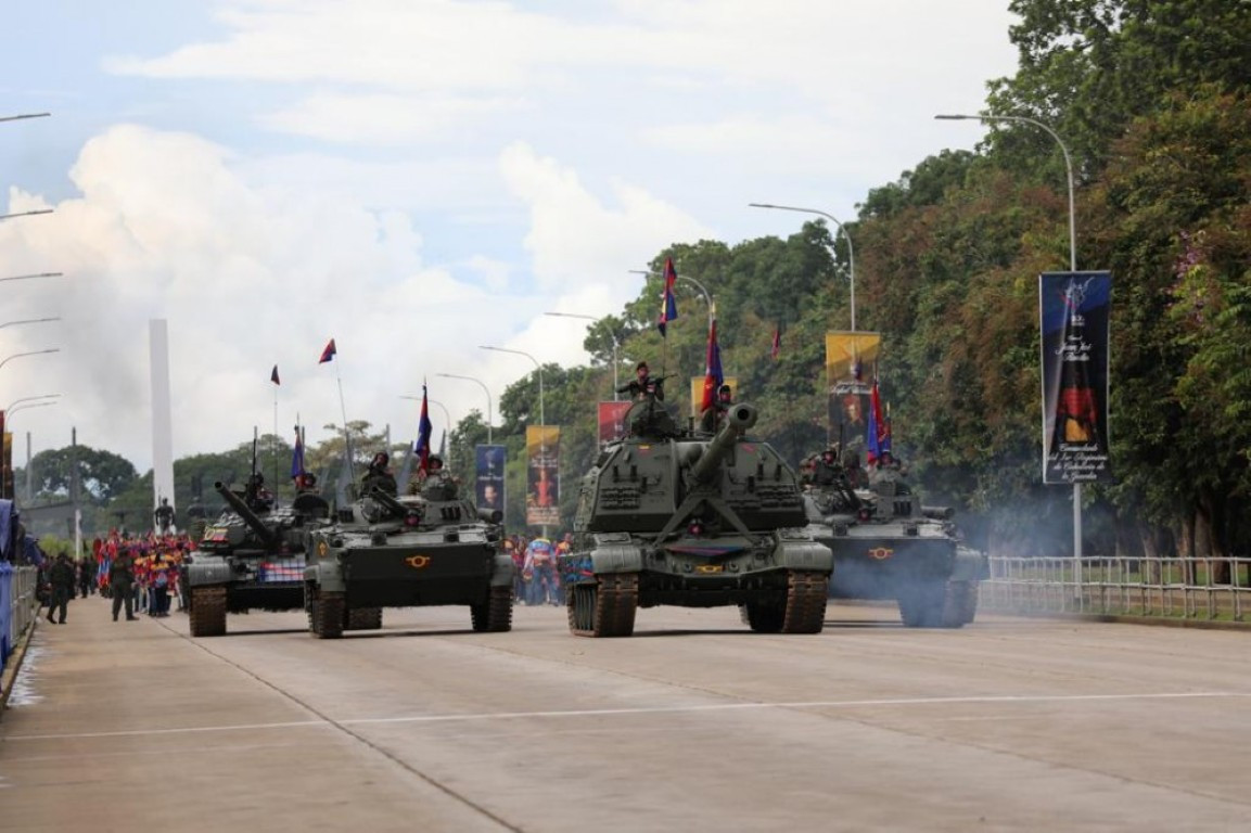 Pháo tự hành 2S19 do Nga sản xuất, lực lượng vũ trang Venezuela được cho là đang sở hữu ít nhất 48 tổ hợp pháo tự hành loại này.