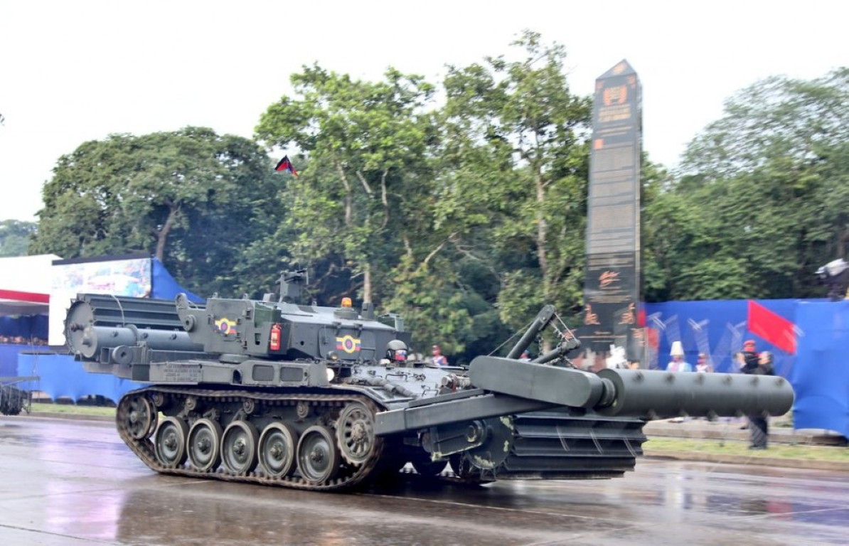 Các loại phương tiện hỗ trợ thiết giáp này phần lớn đều được Venezuela cải biên từ các loại phương tiện thiết giáp đời cũ.