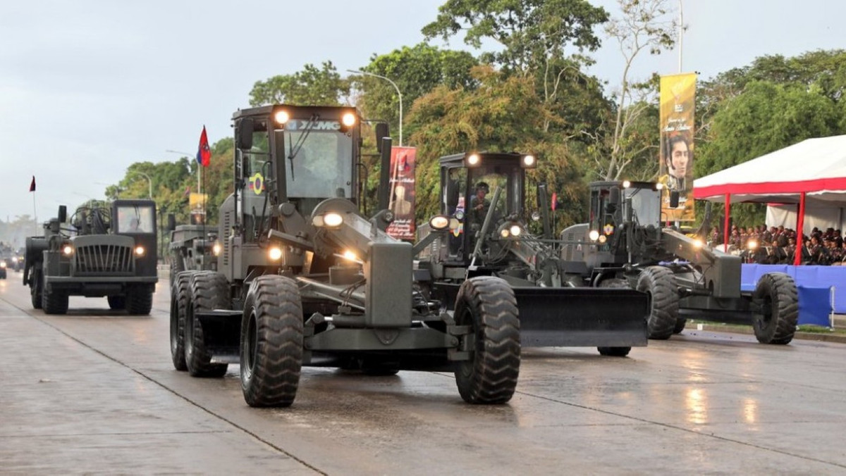 Các loại phương tiện hỗ trợ của lực lượng thiết giáp Venezuela đều do nước ngày tự sản xuất.