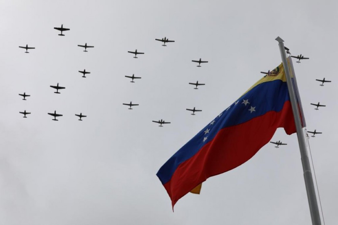 Cuộc duyệt binh mừng chiến thắng của Venezuela, có sự tham gia của gần như mọi loại phương tiện chiến tranh, khí tài hiện đại bậc nhất của quốc gia này.