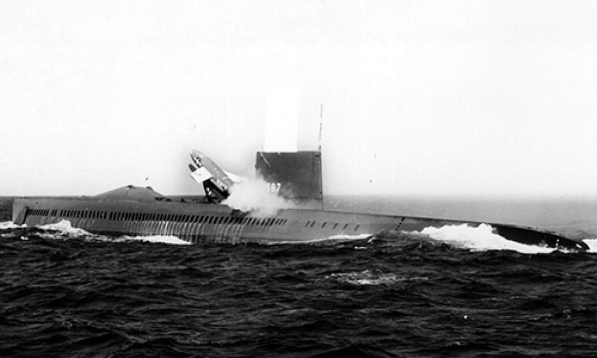 Cuối năm 2020, Hải quân Mỹ thông báo họ đã nhận được hệ thống máy bay không người lái phóng từ tàu ngầm (Submarine Launched Unmanned Aerial System - SLUAS) có khả năng chỉ điểm mục tiêu ngoài tầm nhìn của phương tiện trinh sát.