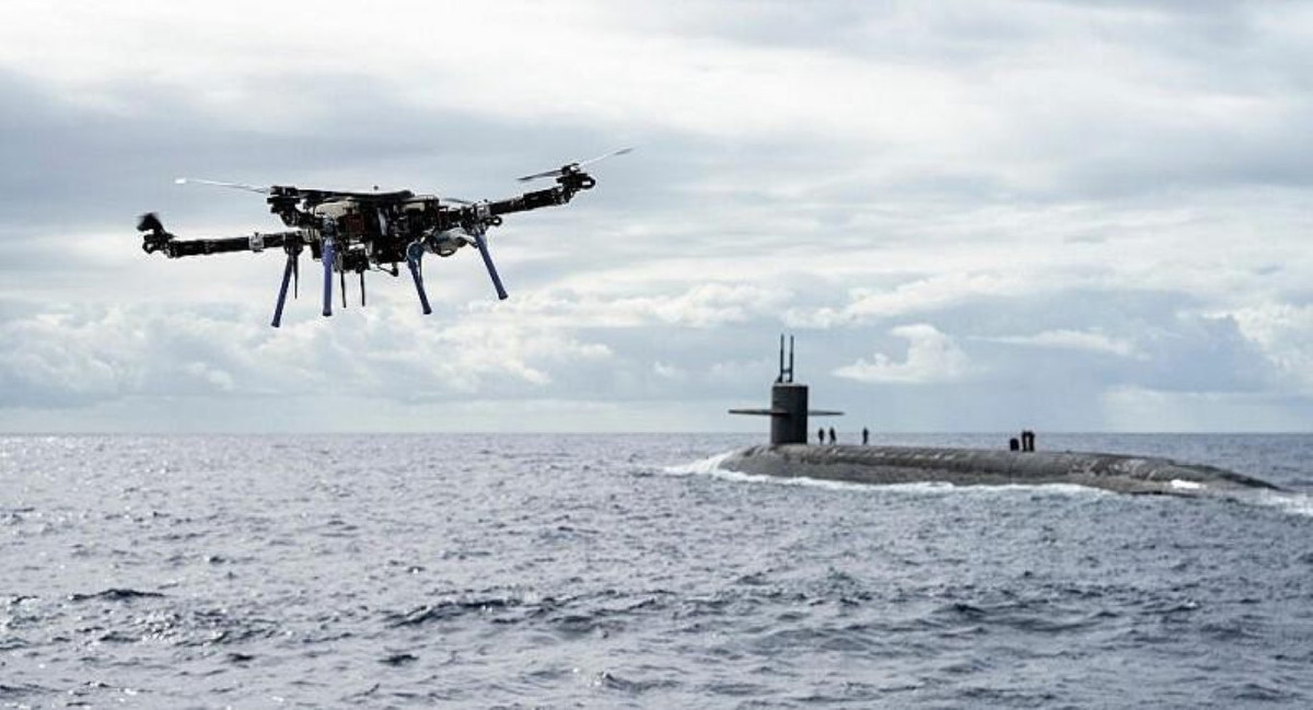 Việc phóng ồ ạt máy bay không người lái "sát thủ" như vậy có nghĩa là sẽ đảm bảo tiêu diệt thậm chí hàng chục tàu chiến đối phương. Xét đến cường độ của cuộc tấn công lớn, đơn giản là không thể đánh chặn hết số UAV cảm tử nói trên.