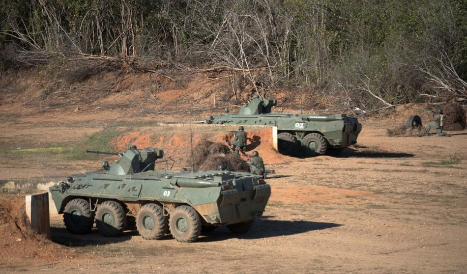 Truyền thông quốc tế cho biết, trong bối cảnh kinh tế của Venezuela hiện nay, việc duy trì một đội quân mạnh nhất Nam Mỹ, rõ ràng là điều phi lý.