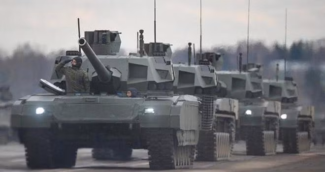 Lần đầu tiên xảy ra cách đây 6 năm khi Nga cho biết, siêu tăng T-14 Armata chính thức đi vào biên chế vào năm 2015.