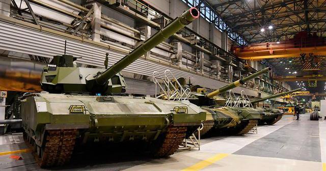 Trong đó chủ yếu đến từ vấn đề kỹ thuật. Ngoài các vấn đề kỹ thuật được chỉ ra khi thử nghiệm ở Syria, T-14 Armata còn có khiếm khuyến ở động cơ xe. Nga vẫn chưa có nhiều kinh nghiệm trong việc sản xuất động cơ 1.500 mã lực.