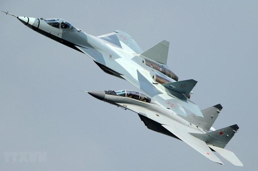 Ngoài ra Su-57 còn có khả năng tàng hình. Những điều này đảm bảo phương tiện bay này vượt trội so với các máy bay đối thủ.
