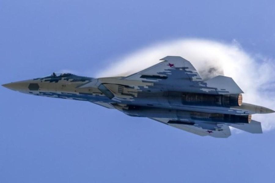 Su-57 là máy bay chiến đấu thế hệ năm được thiết kế để tiêu diệt mọi loại mục tiêu trên không, trên bộ và trên biển.