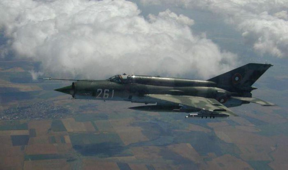 Radar trang bị cho MiG-21Bis tuy có kích thước không lớn nhưng cũng đã mở rộng khả năng bắt bám mục tiêu của máy bay lên đáng kể.