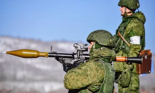 Thông số cơ bản: Súng có chiều dài 950 mm; cỡ nòng 40 mm; trọng lượng 7 kg. Đầu đạn PG-7V - cỡ 85 mm; trọng lượng 2,2 kg; sơ tốc 115 m/s, tốc độ tối đa 300 m/s; tầm bắn hiệu quả 200 m, tối đa 900 m; sức xuyên 260 mm thép đồng nhất.