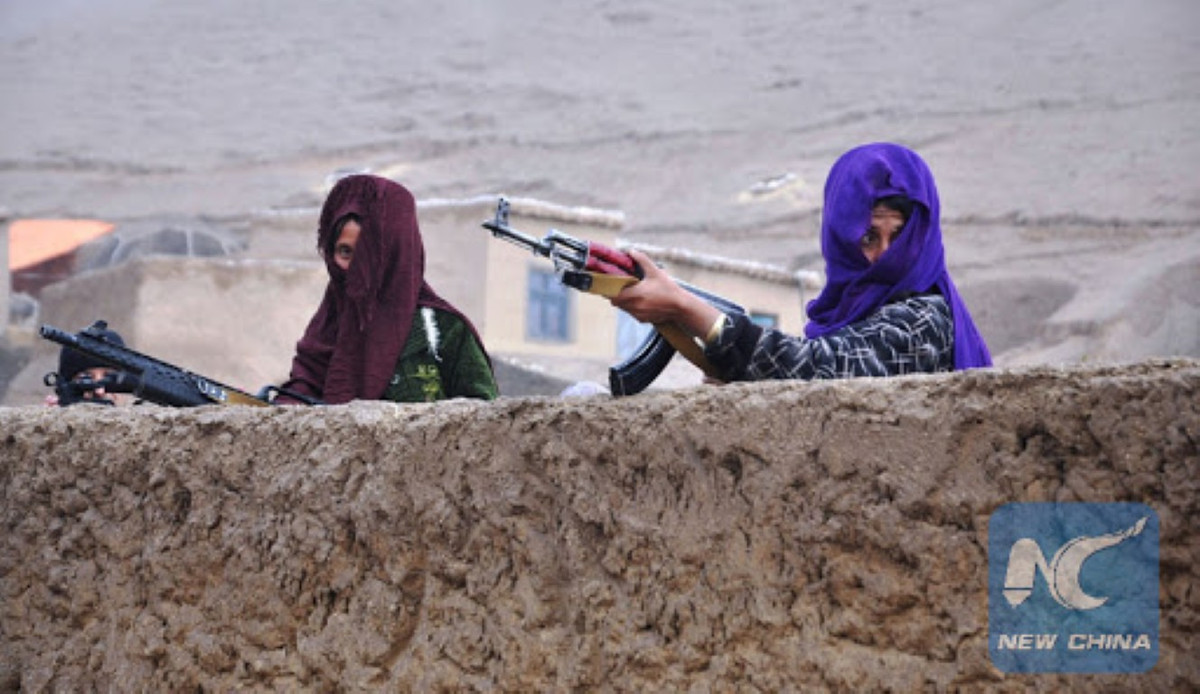 Cuộc tuần hành lớn nhất của phụ nữ Afghanistan được cho là đã diễn ra ở tỉnh Ghor. Tại đây, hàng trăm phụ nữ đã tụ tập với vũ khí trên tay, hô khẩu hiệu chống Taliban.