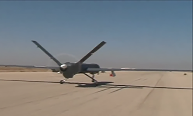 Lực lượng Houthi cũng sở hữu nhiều tên lửa phòng không vác vai và từng hoán cải thành công tên lửa đối không R-27, R-73 thành tên lửa phòng không