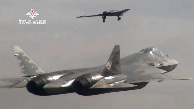 Hiện tại chiếc Su-57 hai chỗ ngồi vẫn chưa thành hình, không loại trừ khả năng dự án này sẽ bị loại bỏ để tránh phạm phải sai lầm nghiêm trọng như Ấn Độ đã yêu cầu với chiếc FGFA.