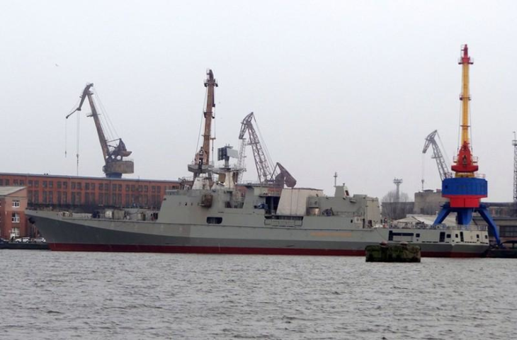 Ban đầu Bộ Quốc phòng Nga đặt hàng nhà máy Yantar đóng mới loạt 6 khinh hạm Dự án 11356M, nhưng chỉ có 3 chiếc đã hoàn thiện để bàn giao, đó là tàu Đô đốc Grigorovich, Đô đốc Essen và Đô đốc Makarov.