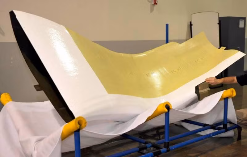 Trước những lời chê trách từ Sina, chuyên gia Nga đáp trả rằng sẽ rất thú vị khi được biết thành phần chính của phi đội máy bay chiến đấu không quân Trung Quốc lại bao gồm các phi cơ có liên quan trực tiếp đến thiết kế của tiêm kích Su-27.