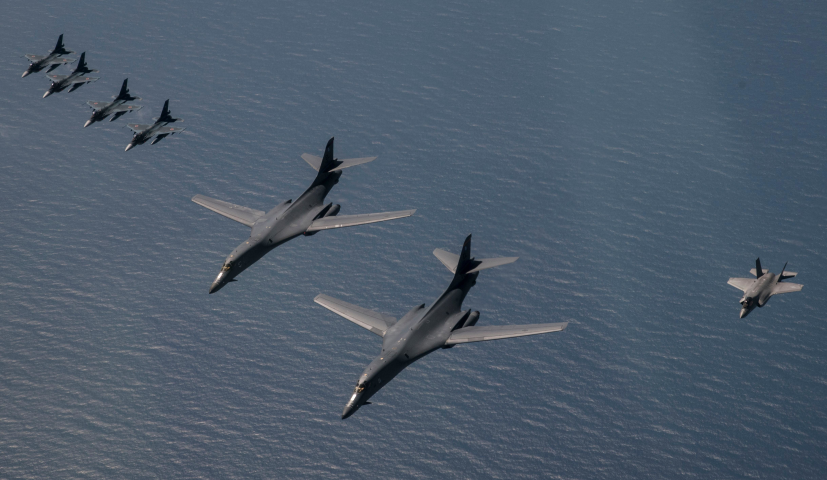 “Bán đảo Crimea đã trở thành một pháo đài thực sự ở sườn Đông Nam của NATO. Các tàu và máy bay giám sát của NATO đang băng qua vùng biển và không phận quốc tế để theo dõi hoạt động xây dựng quân đội của Nga".