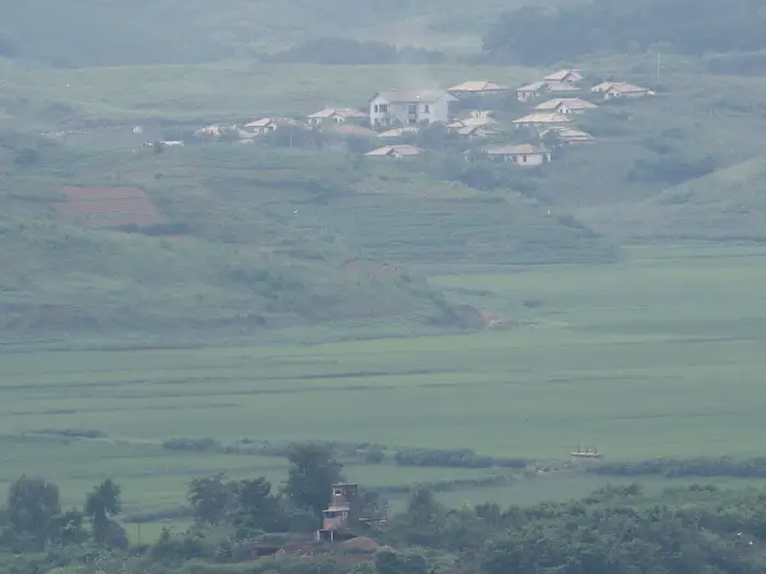 Một ngôi làng nhỏ ở phía Bắc khu phi quân sự, truyền thông Hàn Quốc cho rằng những người sinh sống trong ngôi làng này đều là gián điệp của Triều Tiên. Nguồn ảnh: BI.