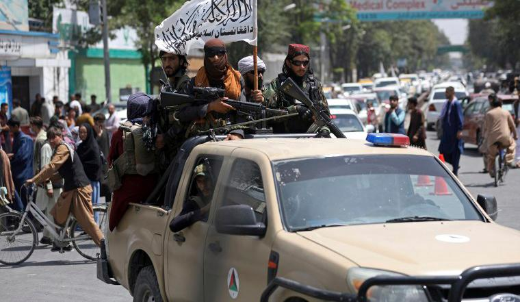 Như vậy là ở khu vực phía nam của Panjshir chỉ còn khoảng 10 nghìn tay súng Taliban, tuy vậy lực lượng này hiện có ưu thế nhất định trước FANR khi sở hữu số lượng lớn thiết giáp.