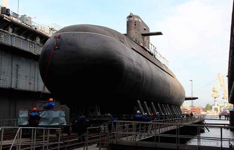 Các chuyên gia cho rằng nếu xét các yêu cầu của Hải quân Ấn Độ cho tàu ngầm tấn công tương lai thì rõ ràng cơ hội thắng thầu của Nga không có, nhưng Moskva lại nắm trong tay quân bài quan trọng hơn, đó là sau thỏa thuận AUKUS, họ có thể bán tàu ngầm hạt nhân cho nước ngoài.