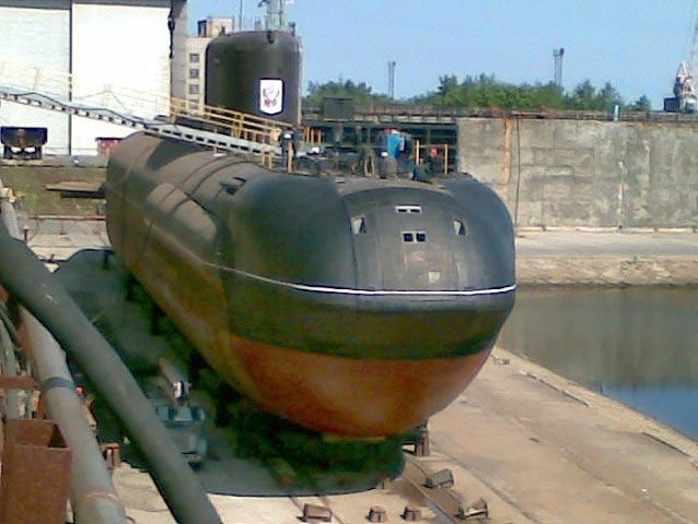 Sarov chính là biến thể sửa đổi từ tàu ngầm Kilo cho nên kích thước rất tương đồng với chiều dài 72,6 m; chiều rộng 9,9 m; mớn nước 7 m; lượng giãn nước 2.300 tấn khi nổi và 3.950 tấn khi lặn; thủy thủ đoàn 52 người.